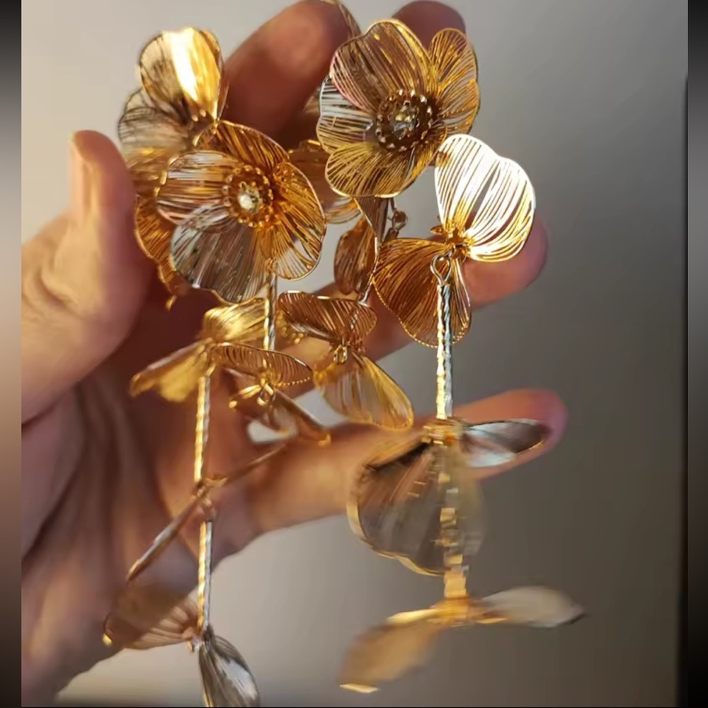 Gold Floral Earrings Prince Kate Middleton - Picture 3 of 7